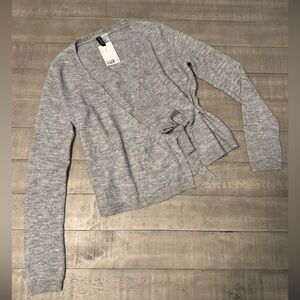 H&M Divided Light Gray Knit Wrap Sweater, Size: Medium